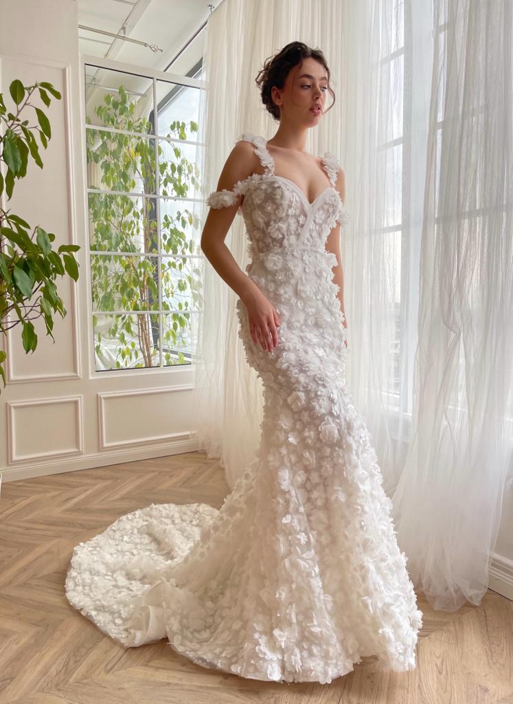 Breathtaking Bridal Dress with Spaghetti Straps Delicate Lace
