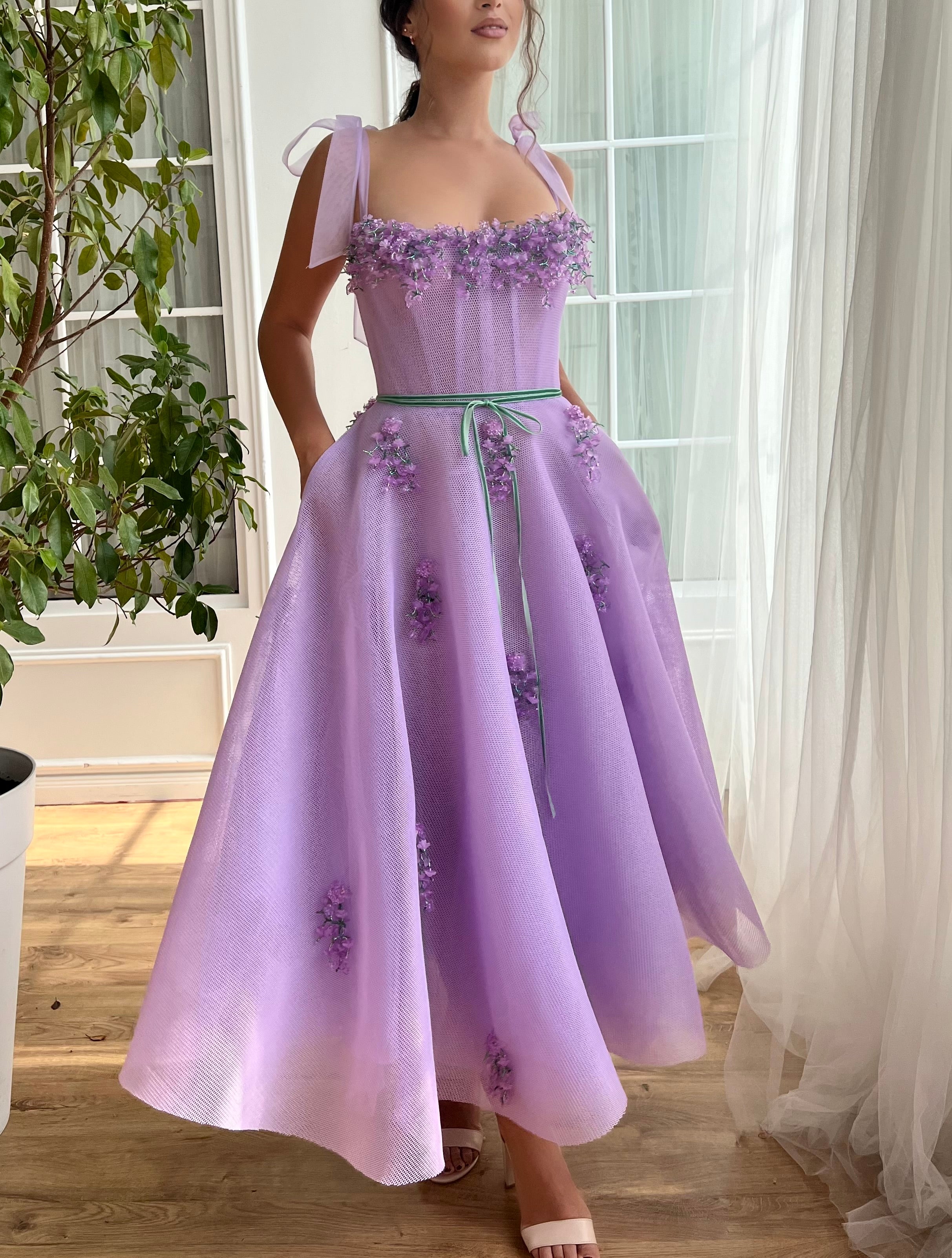 Purple midi dress with spaghetti straps and embroidery