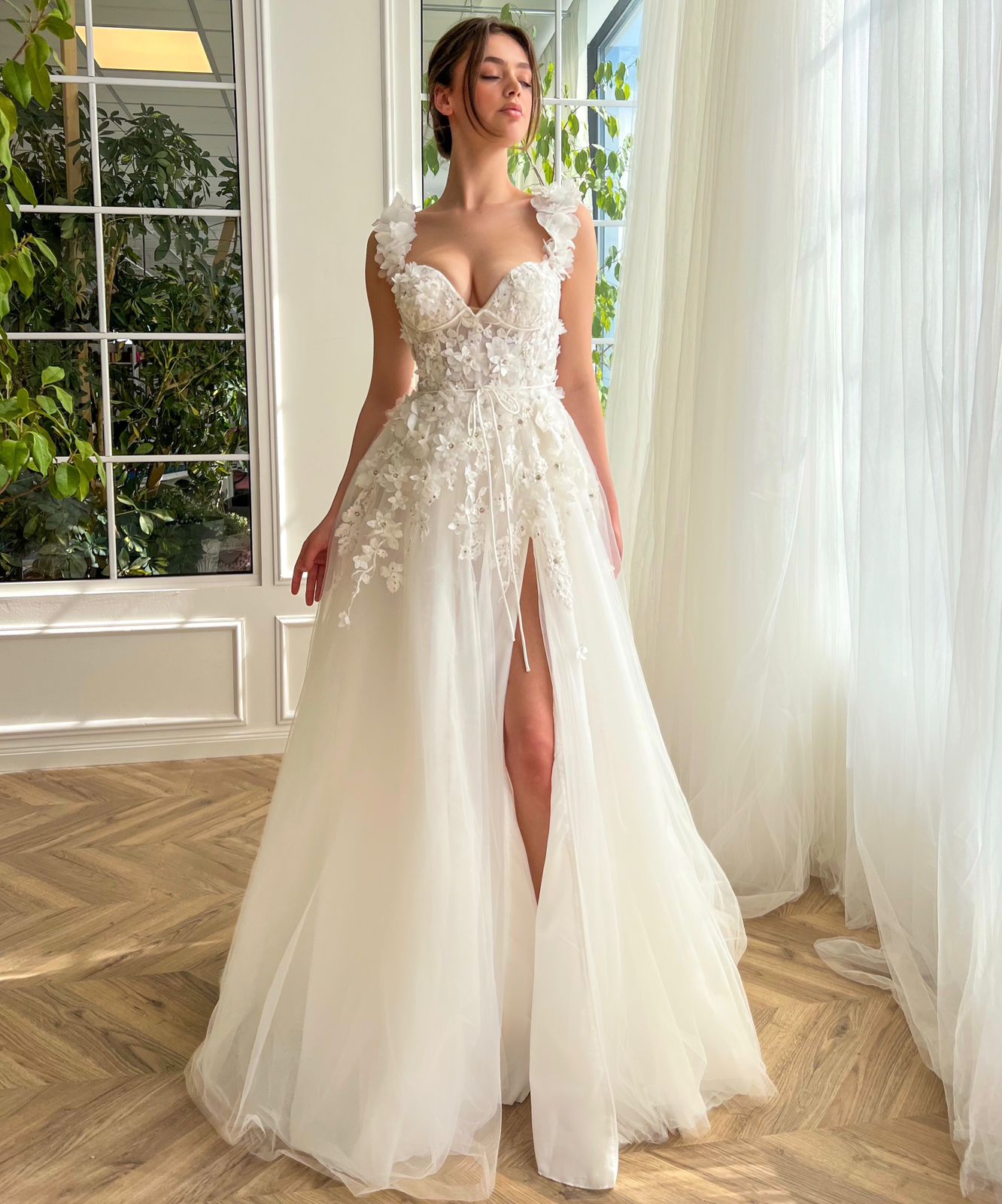 22 Sexy Wedding Dresses for the Daring Bride