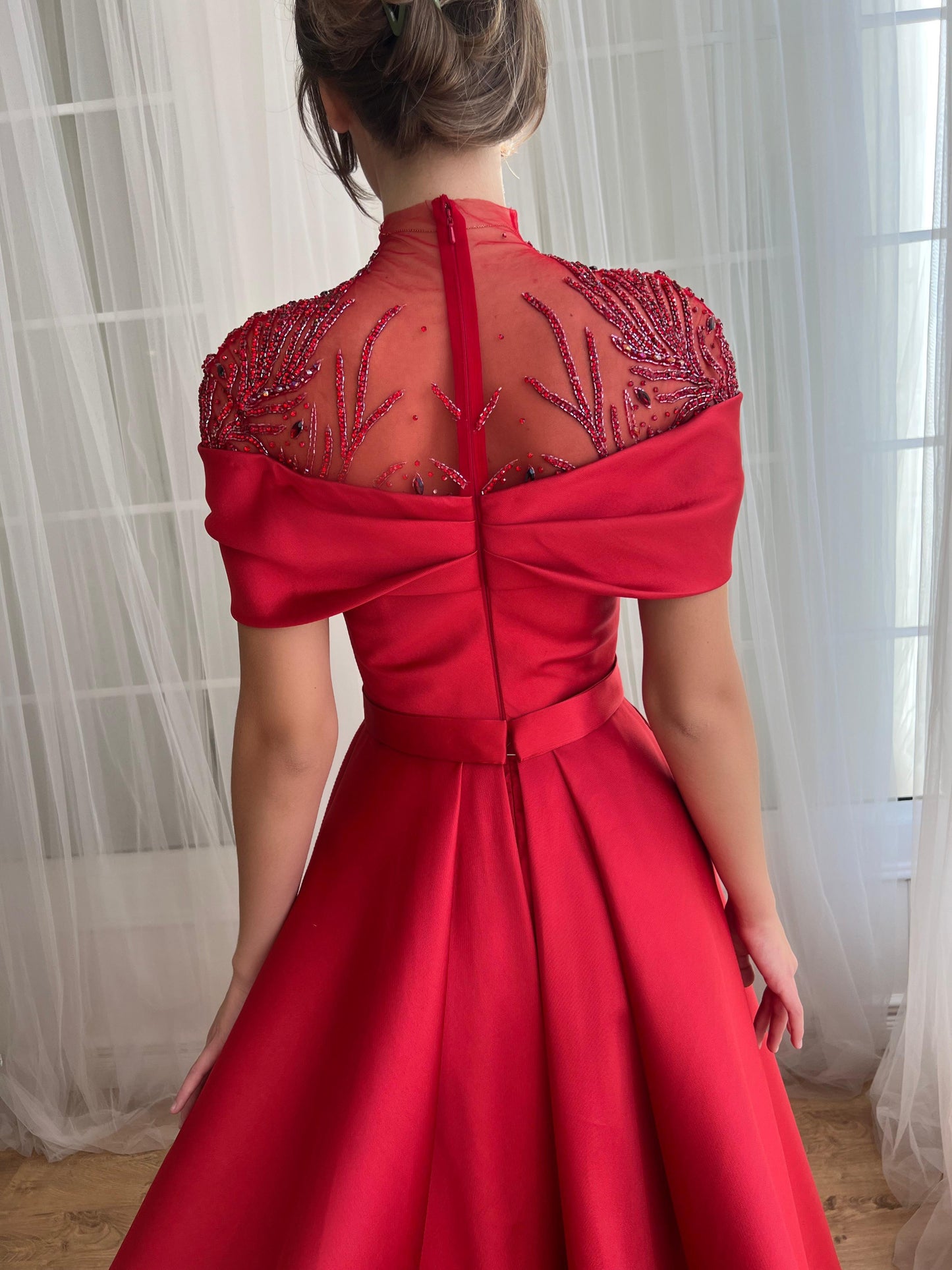 Red A-Line dress with short sleeves, tafetta fabric and embroidery